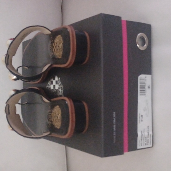 Vince Camuto Shoes - Picture 2 of 9